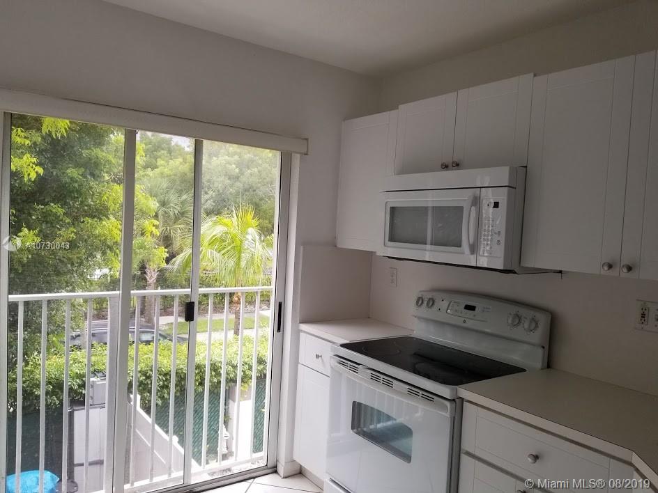 DORAL GRAND CONDO - Residential Lease