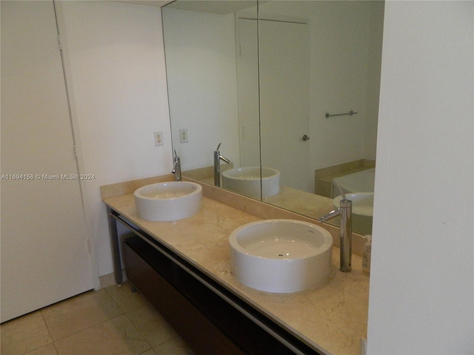 16275 Collins Ave 803