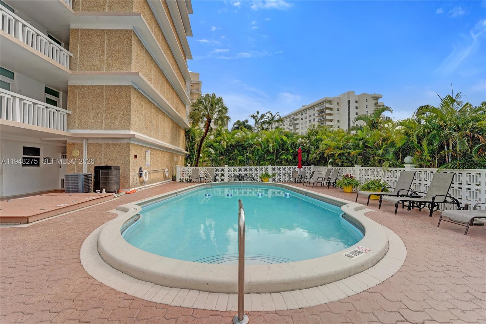 PARADISE TOWERS CO-OP - Residential