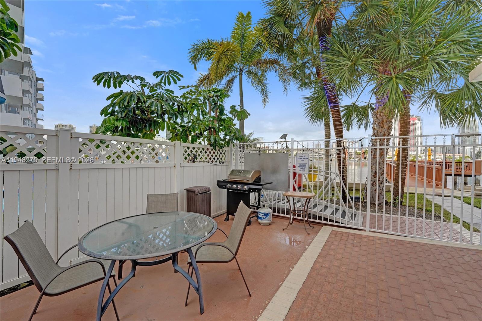 PARADISE TOWERS CO-OP - Residential