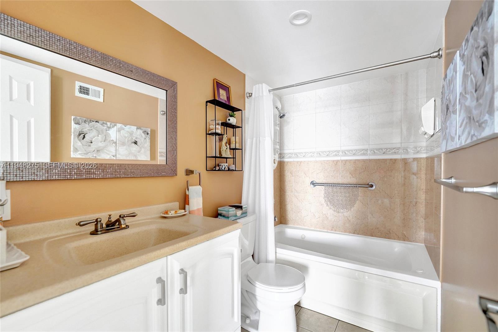 PARADISE TOWERS CO-OP - Residential