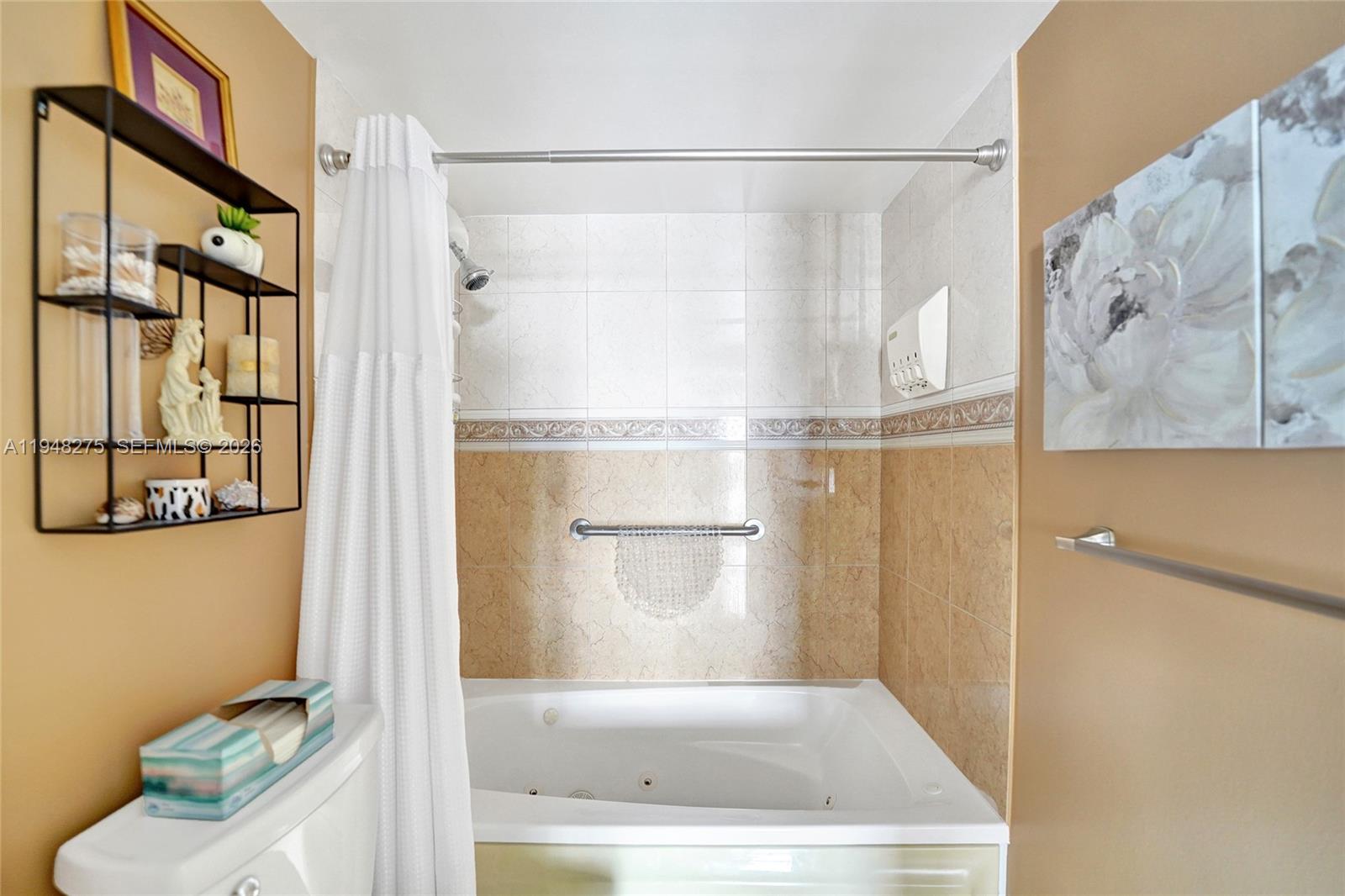 PARADISE TOWERS CO-OP - Residential