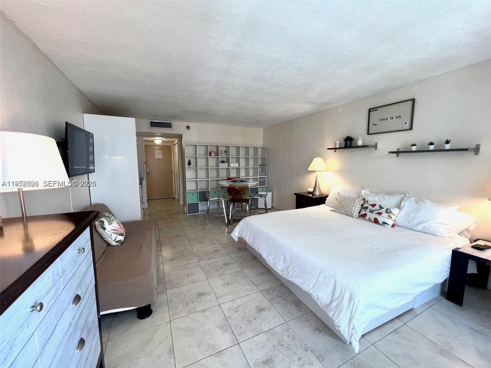 THE AVENTURA BEACH CLUB C - Residential