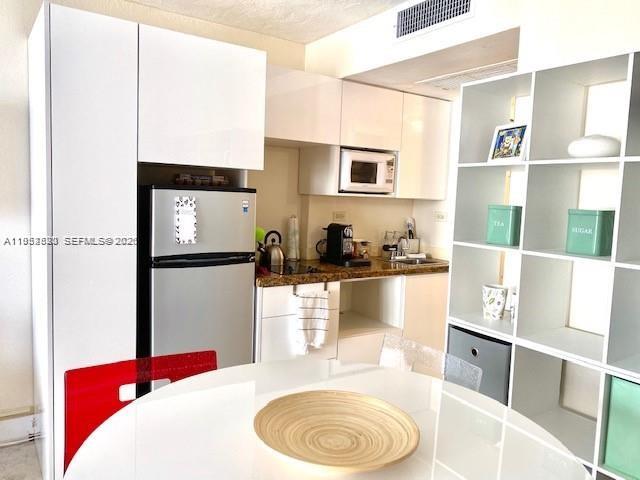 19201 Collins Ave 1102