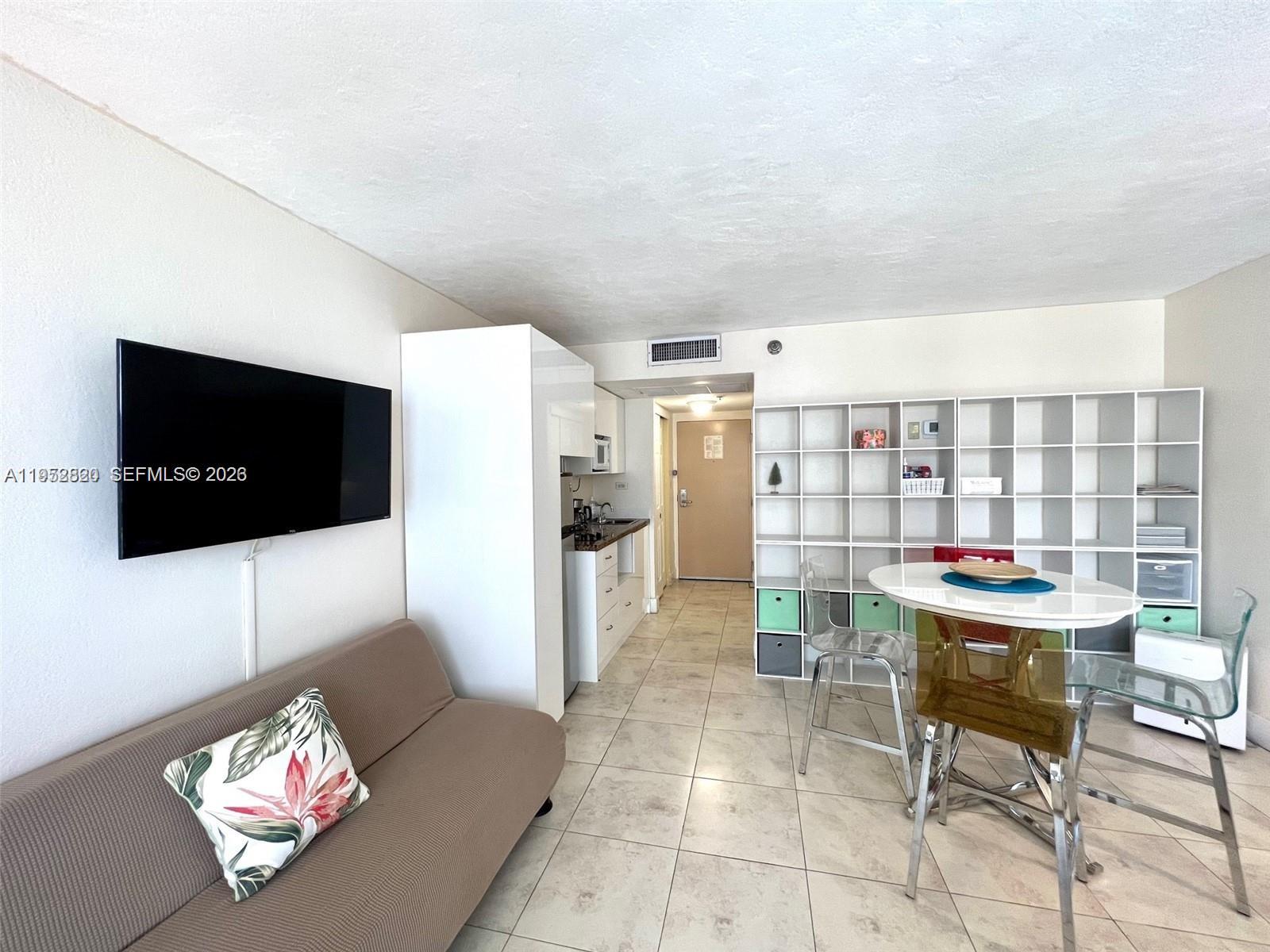 THE AVENTURA BEACH CLUB C - Residential