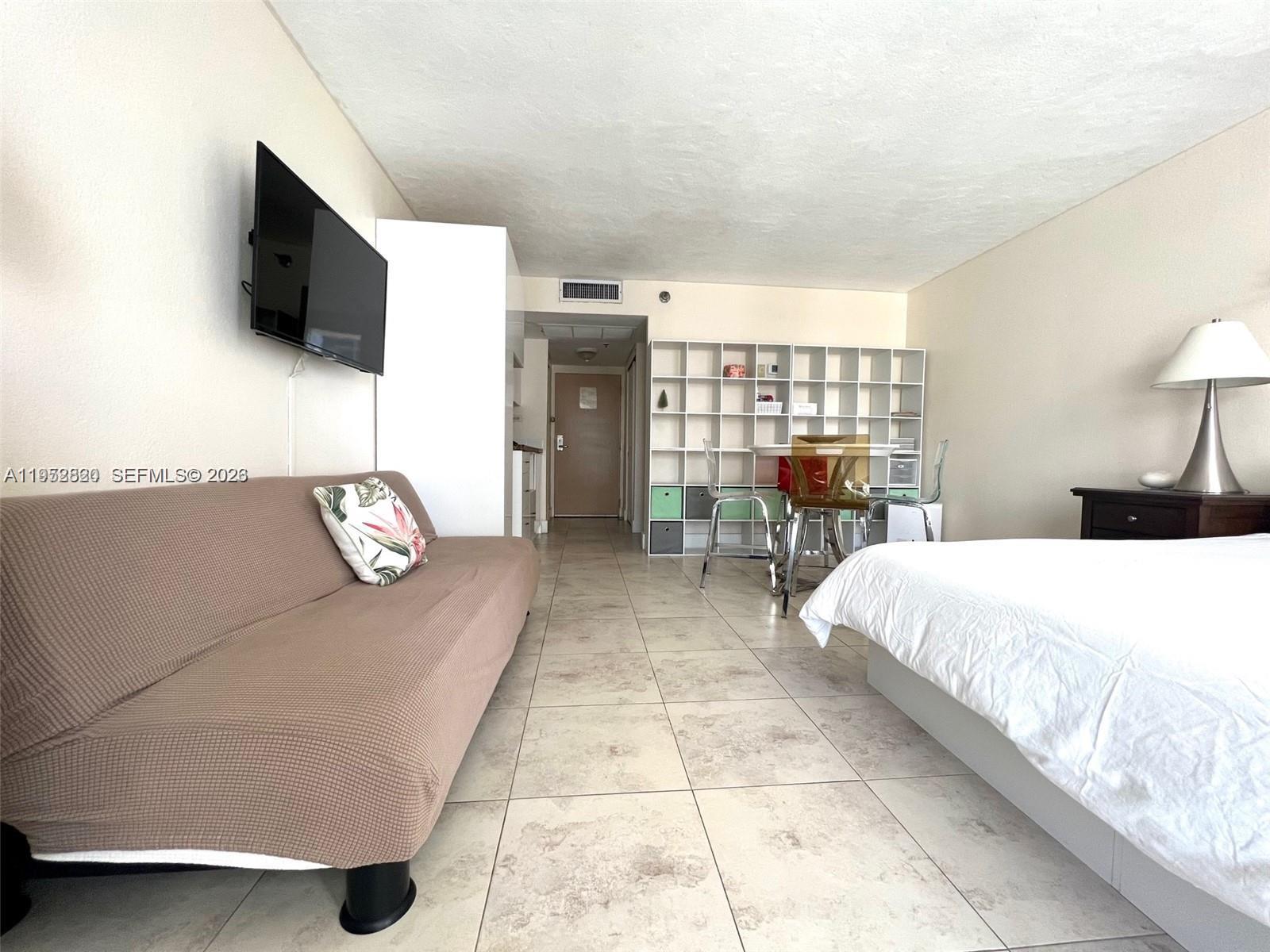 THE AVENTURA BEACH CLUB C - Residential