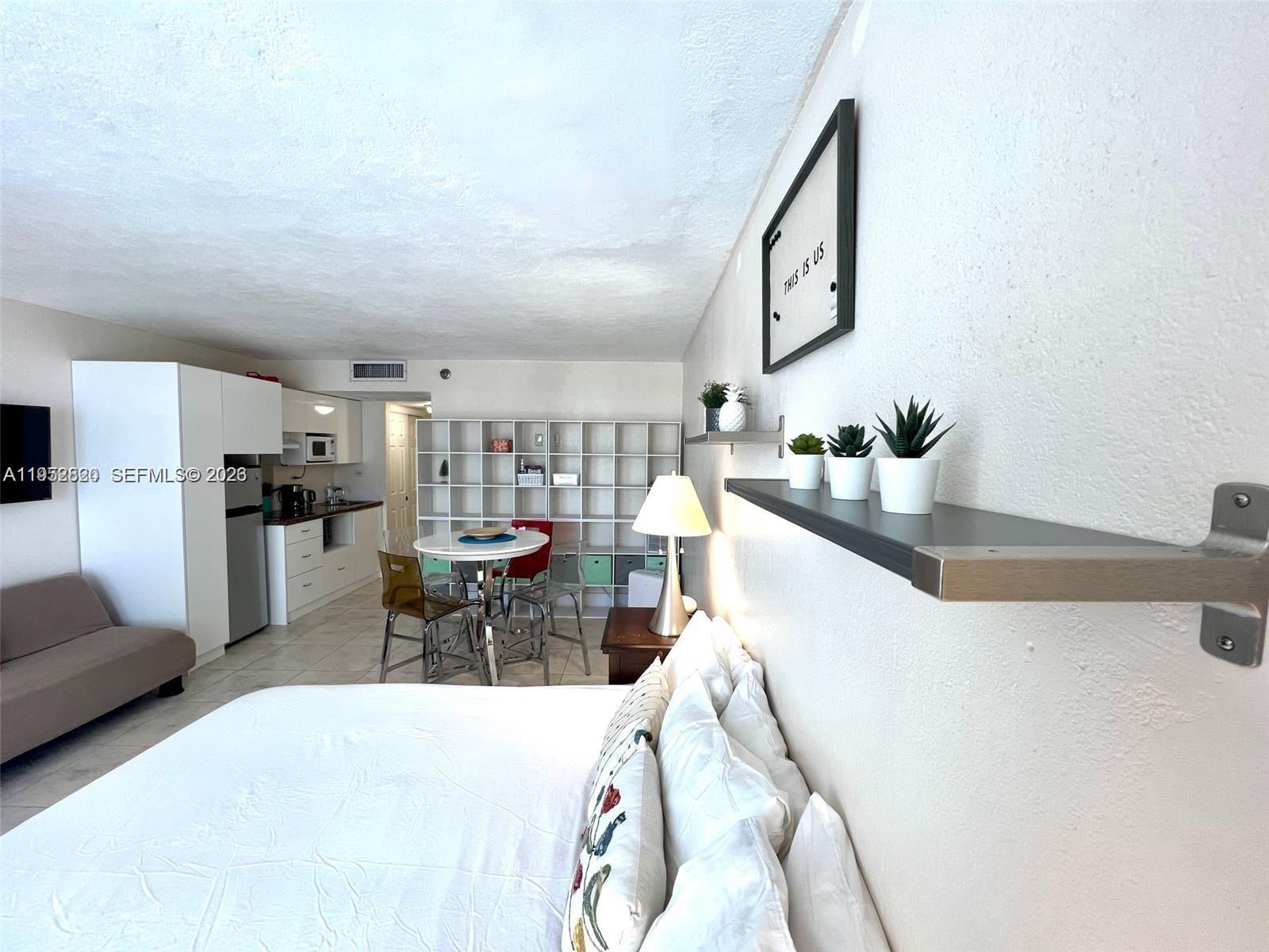 THE AVENTURA BEACH CLUB C - Residential