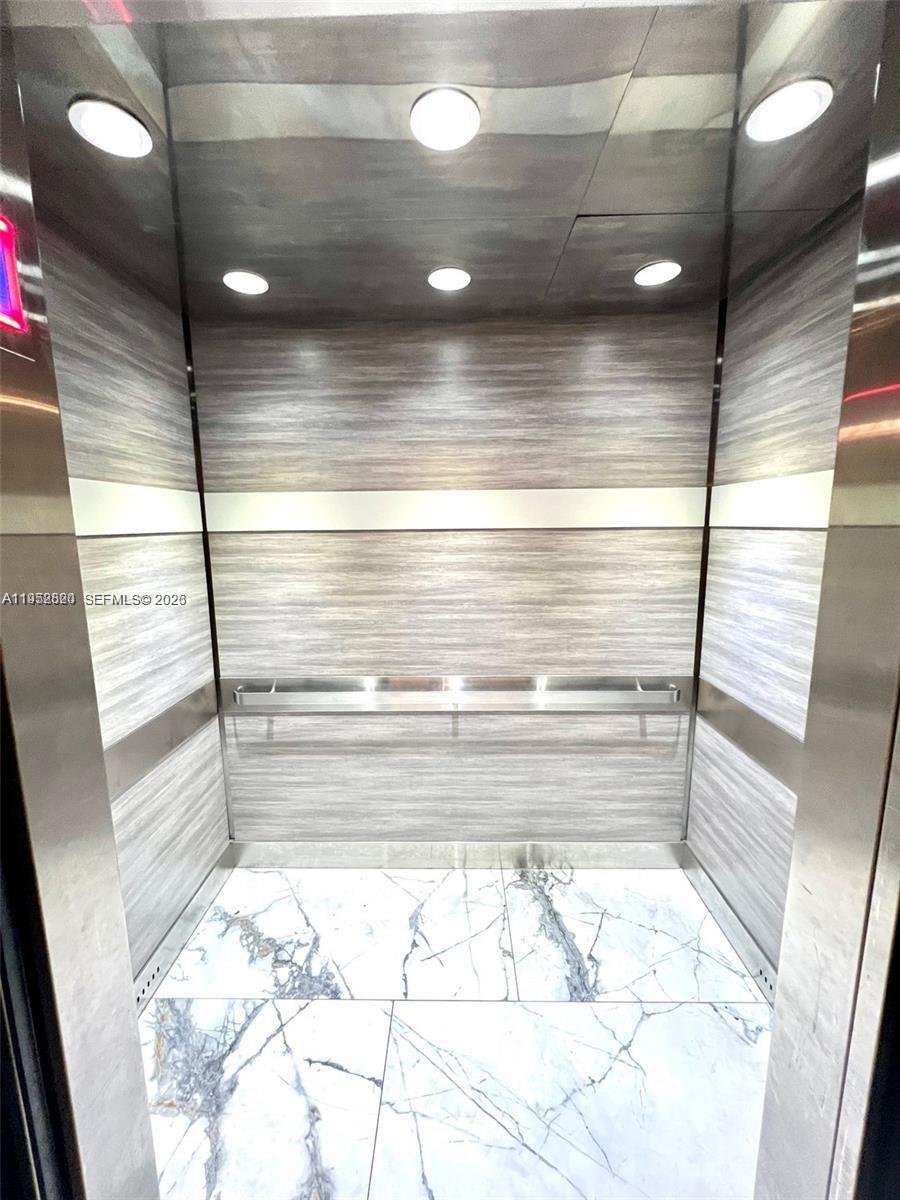 THE AVENTURA BEACH CLUB C - Residential