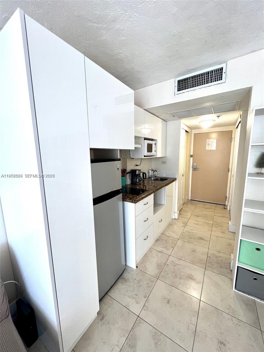 THE AVENTURA BEACH CLUB C - Residential