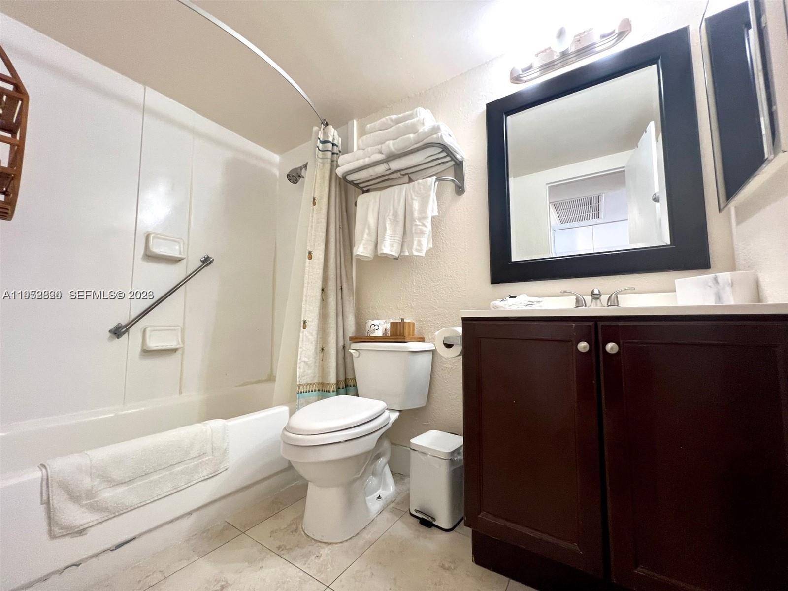 THE AVENTURA BEACH CLUB C - Residential