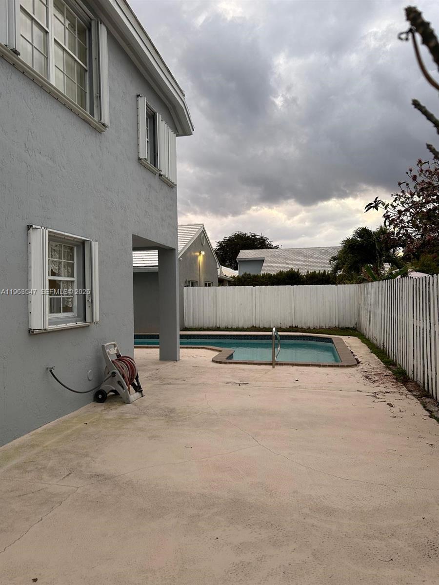 CORAL CREEK - Residential