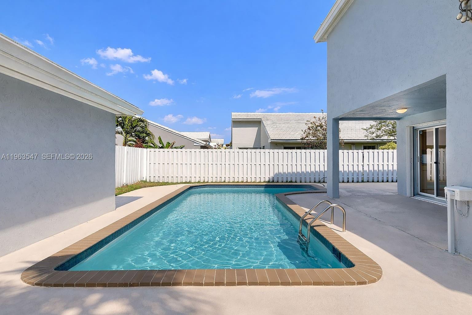 CORAL CREEK - Residential