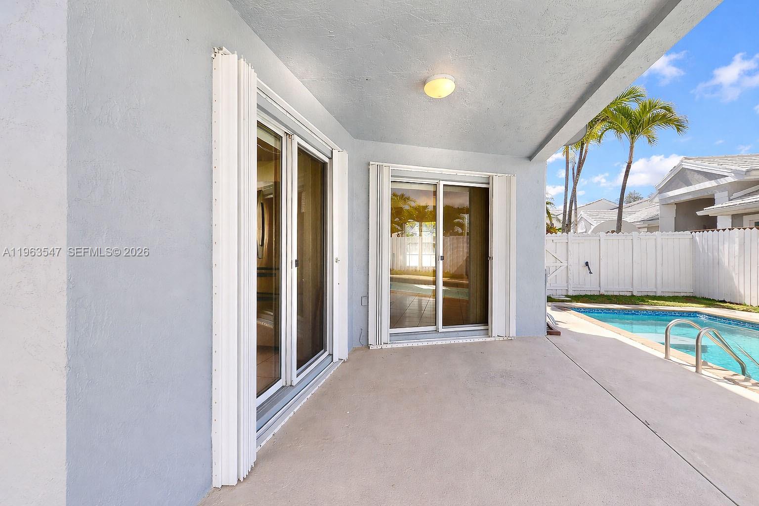 CORAL CREEK - Residential