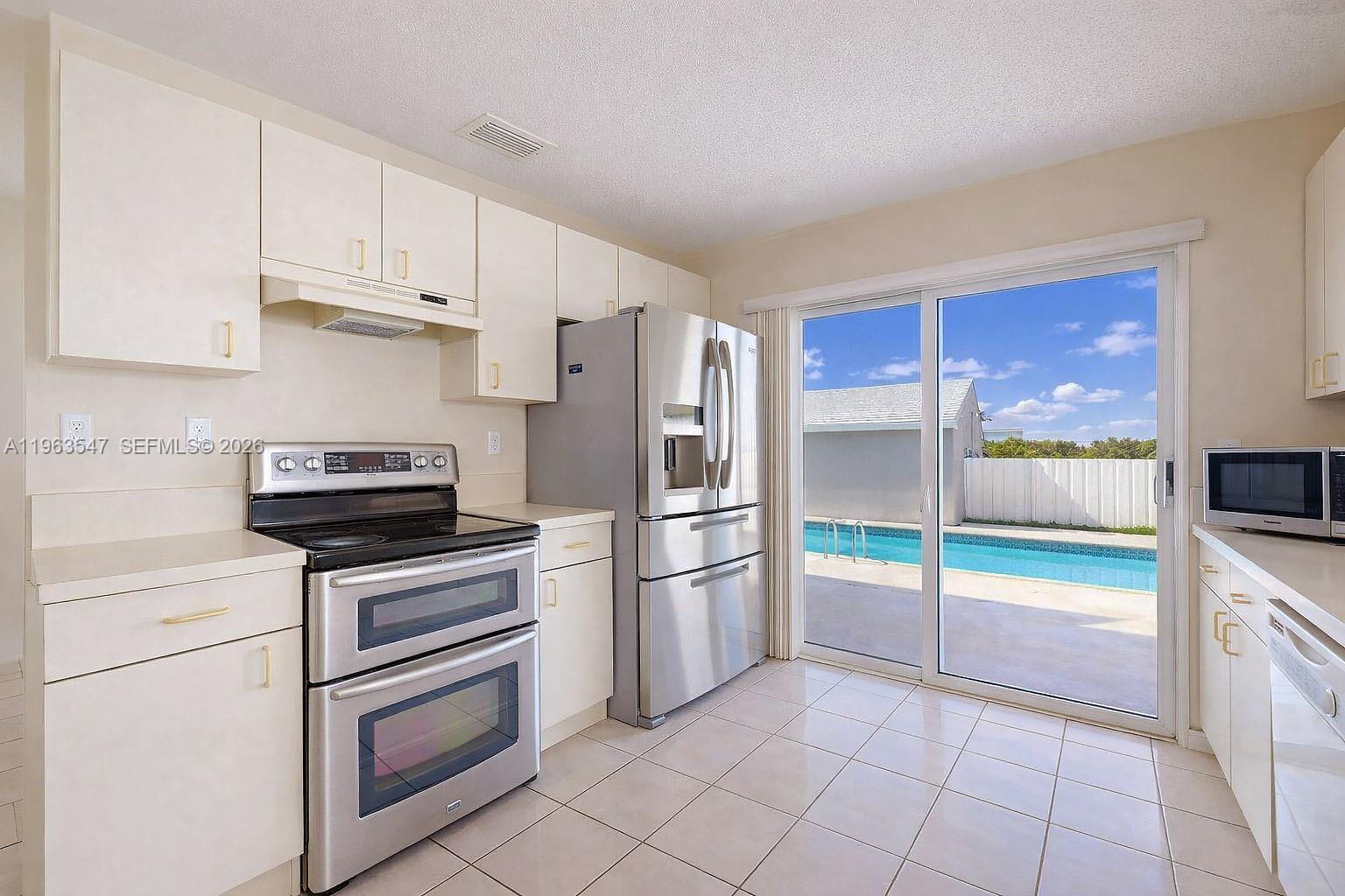 CORAL CREEK - Residential