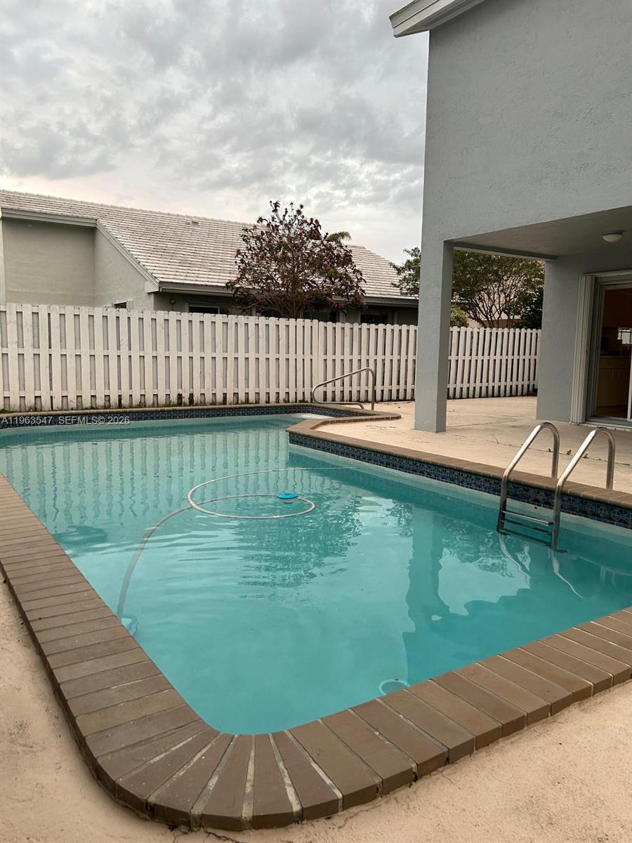 CORAL CREEK - Residential