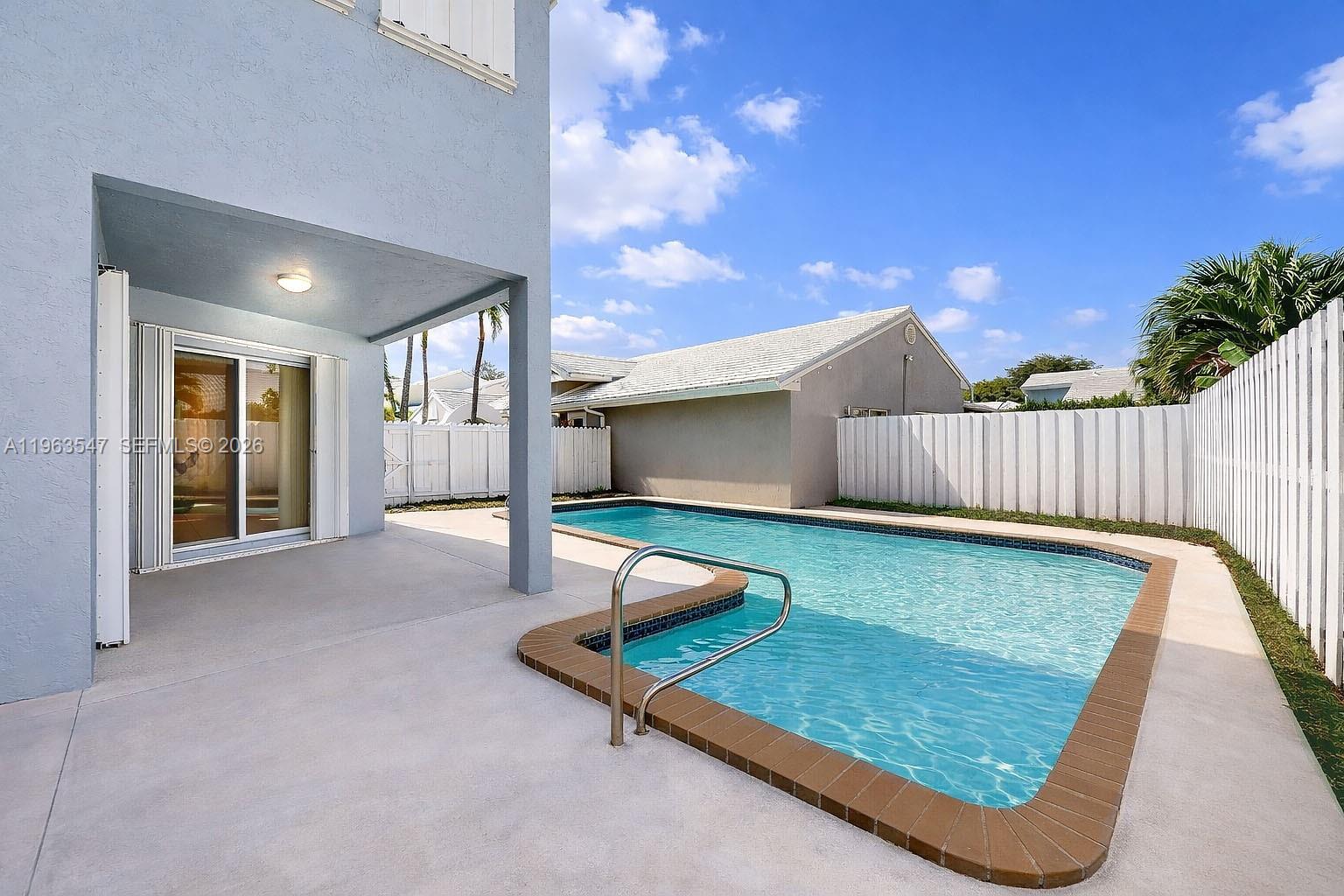 CORAL CREEK - Residential
