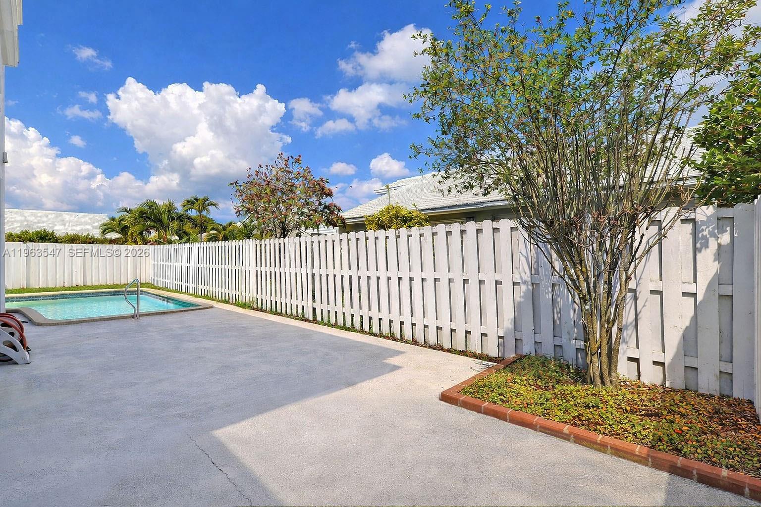CORAL CREEK - Residential