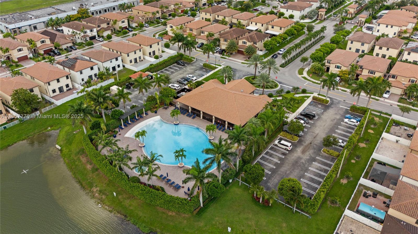 BELLAGIO VILLAS - Residential