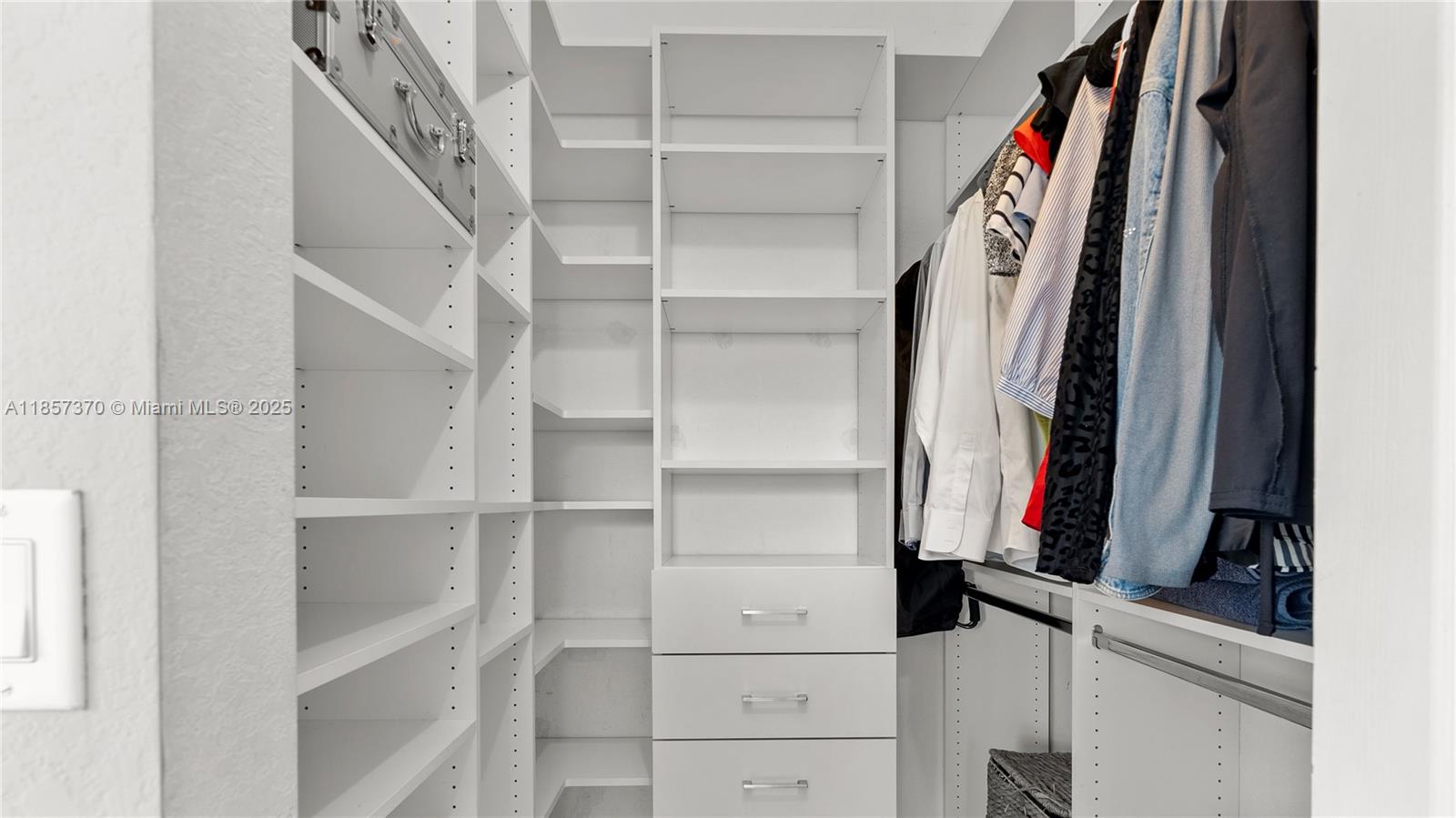 BELLAGIO VILLAS - Residential