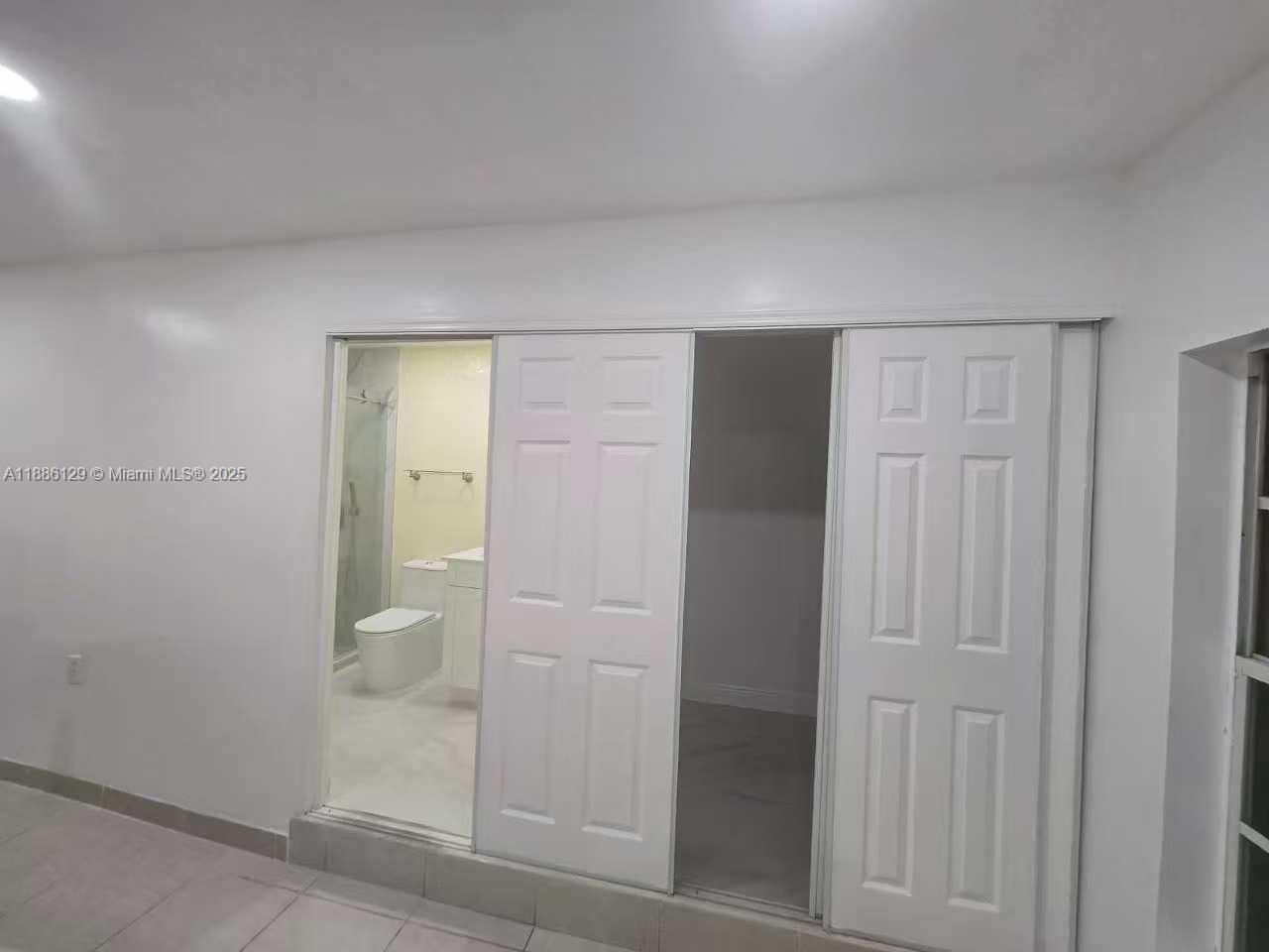 SUNRISE GOLF VILLAGE SEC - Residential Lease