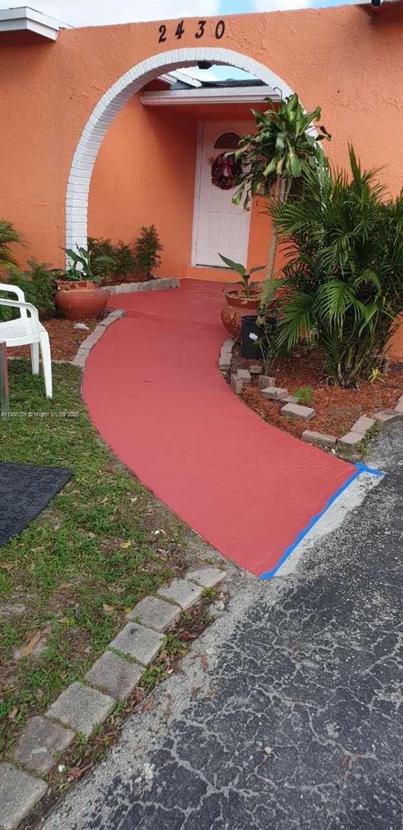 SUNRISE GOLF VILLAGE SEC - Residential Lease