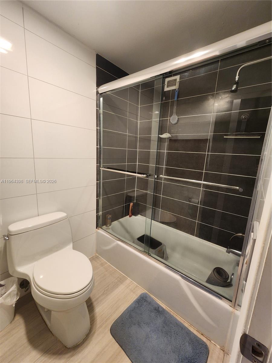 IMPERIAL TOWERS CONDO - Residential