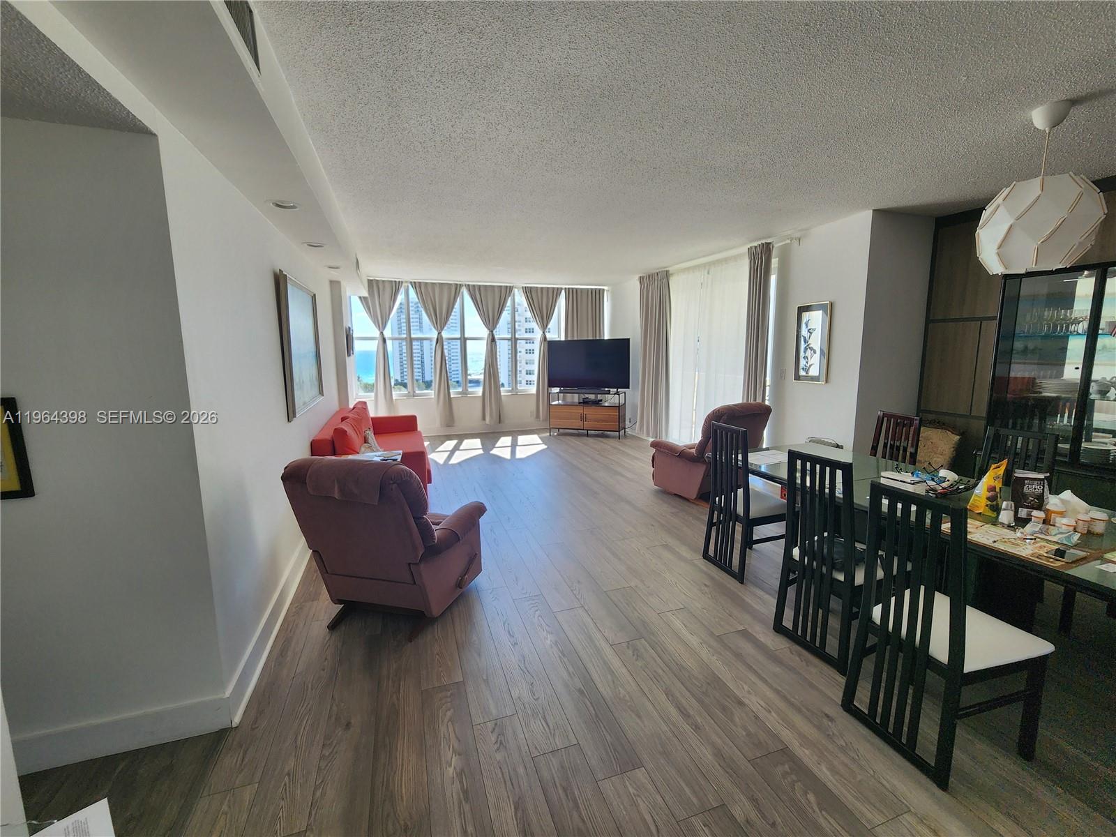 IMPERIAL TOWERS CONDO - Residential