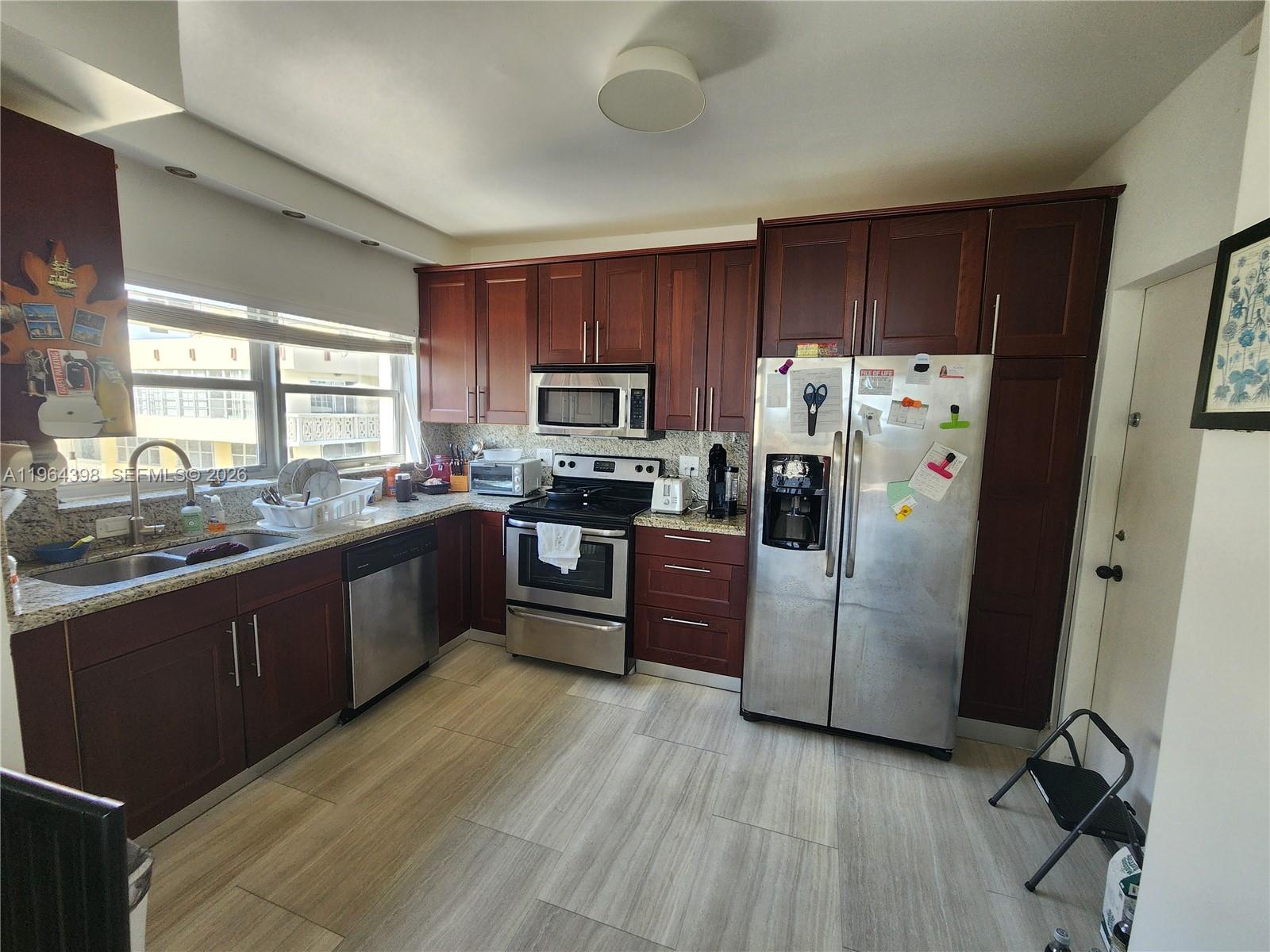 IMPERIAL TOWERS CONDO - Residential