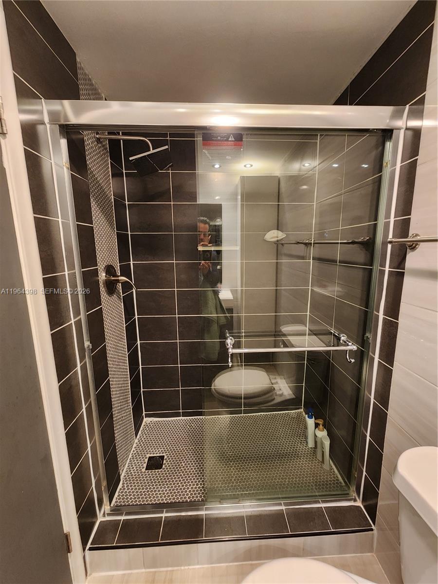 IMPERIAL TOWERS CONDO - Residential