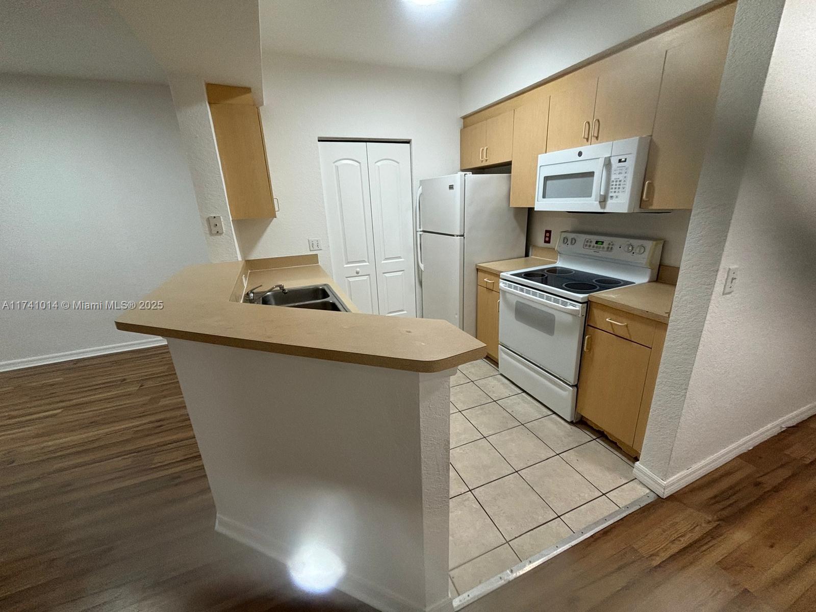 BELMONT AT NORTH LAUDERDA - Residential