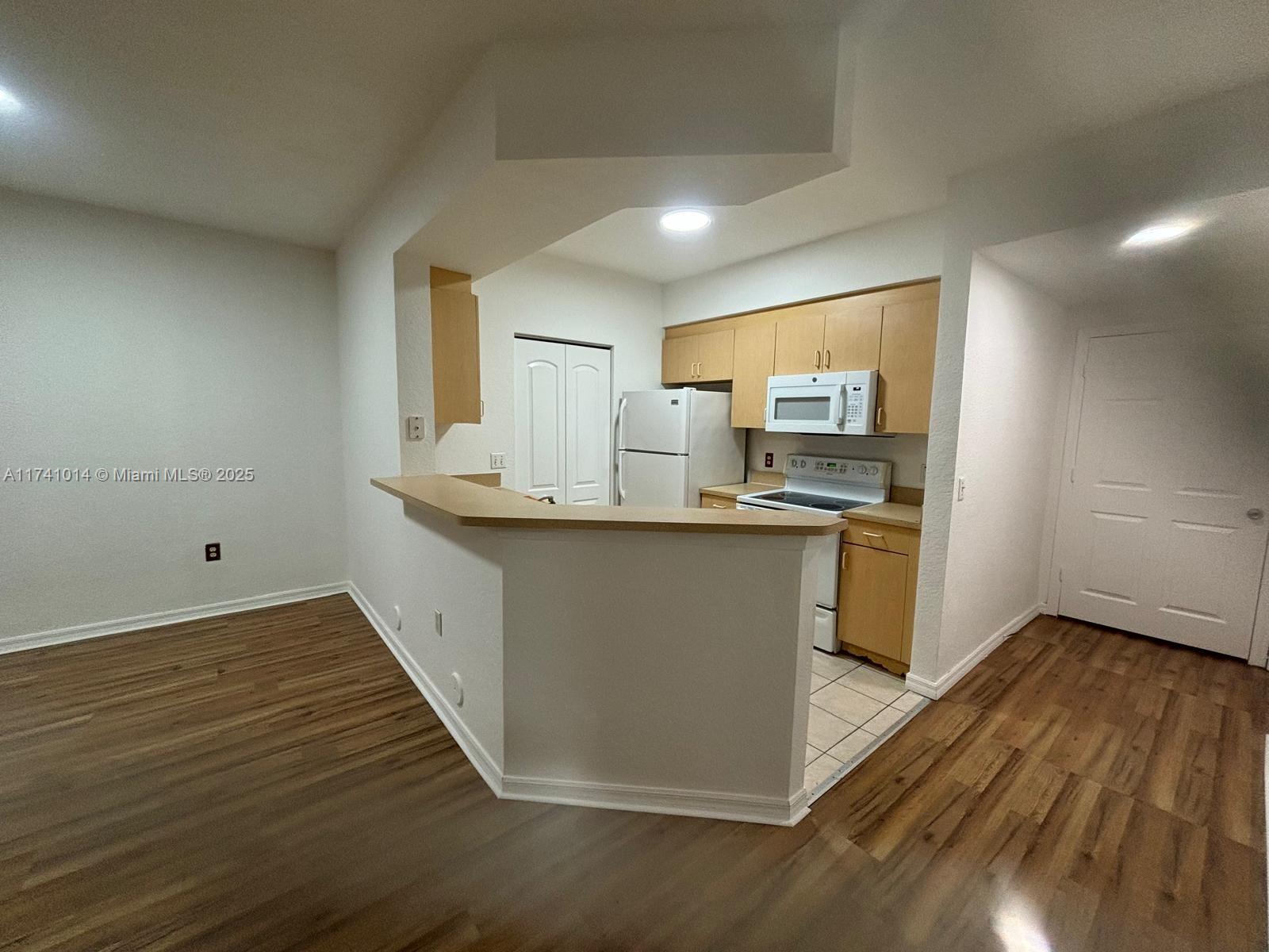 BELMONT AT NORTH LAUDERDA - Residential