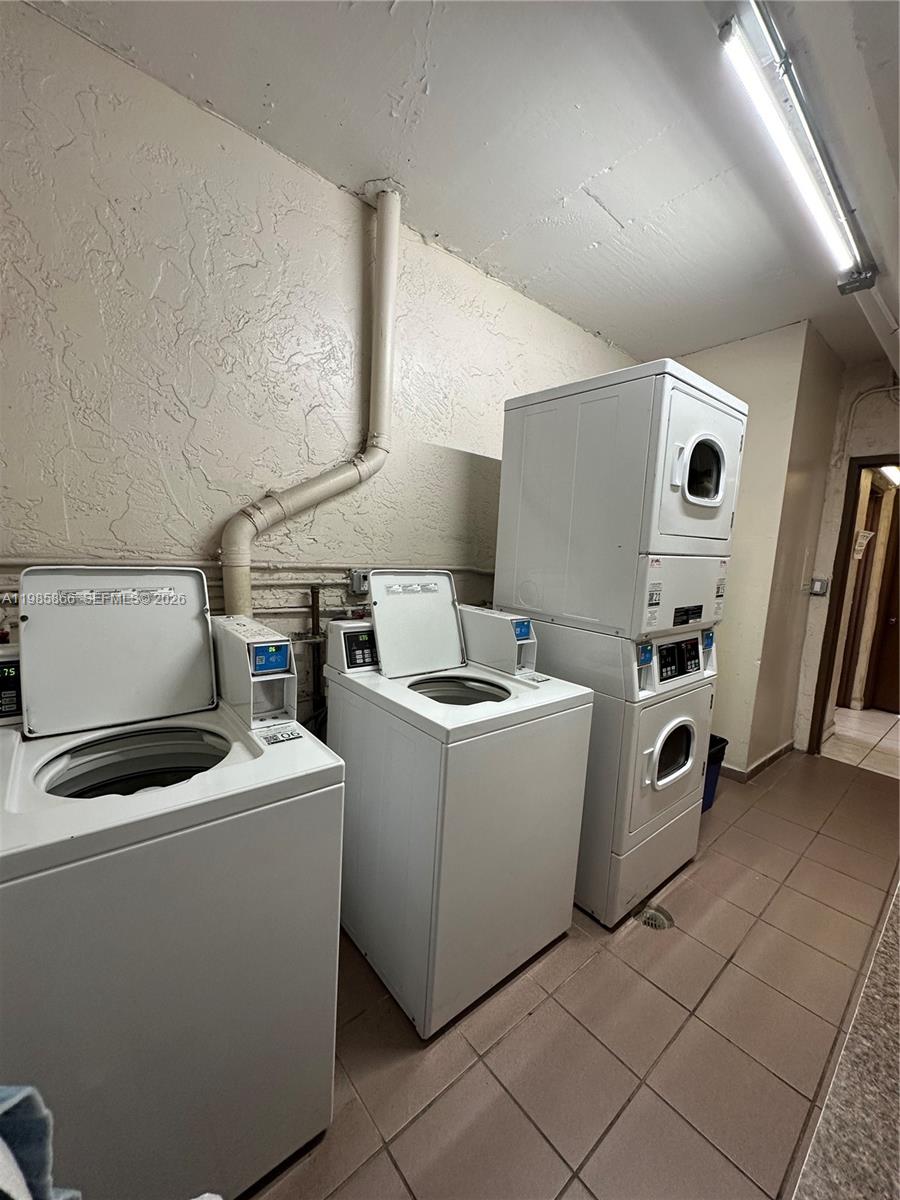 SUNSET VILLAS CONDO - Residential Lease