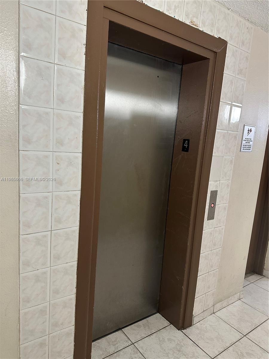 SUNSET VILLAS CONDO - Residential Lease