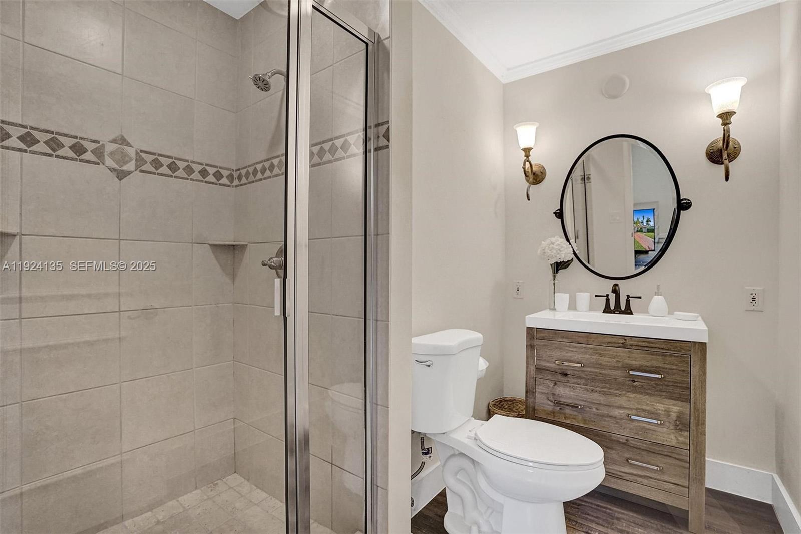 EDGEWATER ESTATES - Residential Lease