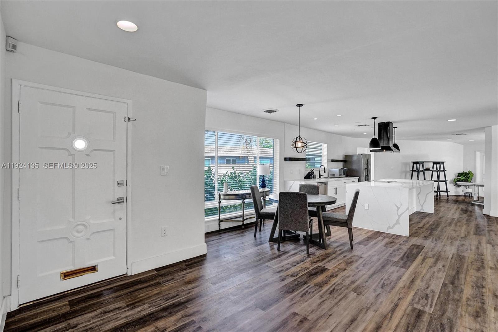 EDGEWATER ESTATES - Residential Lease