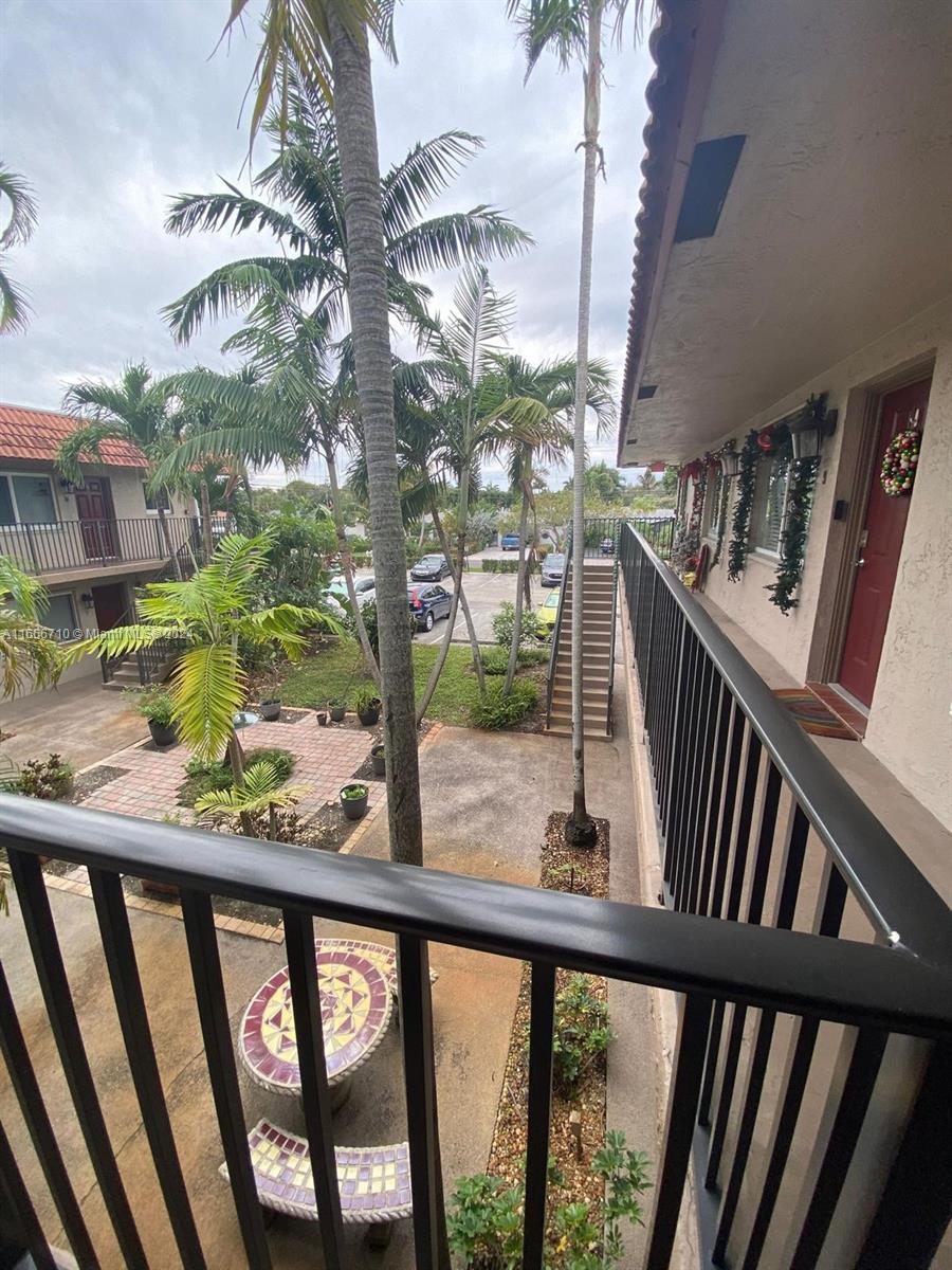 WINDSOR COURT CONDOMINIUM - Residential