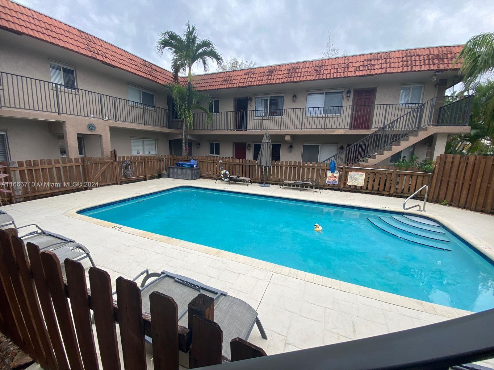 WINDSOR COURT CONDOMINIUM - Residential