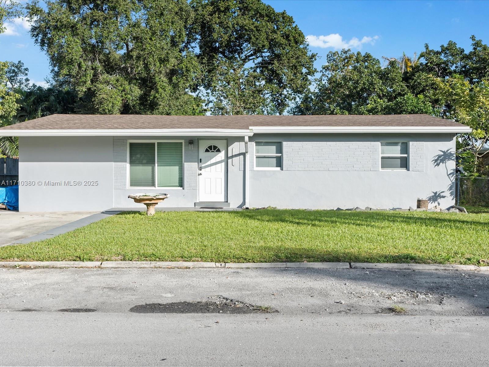 4255 SW 50th St