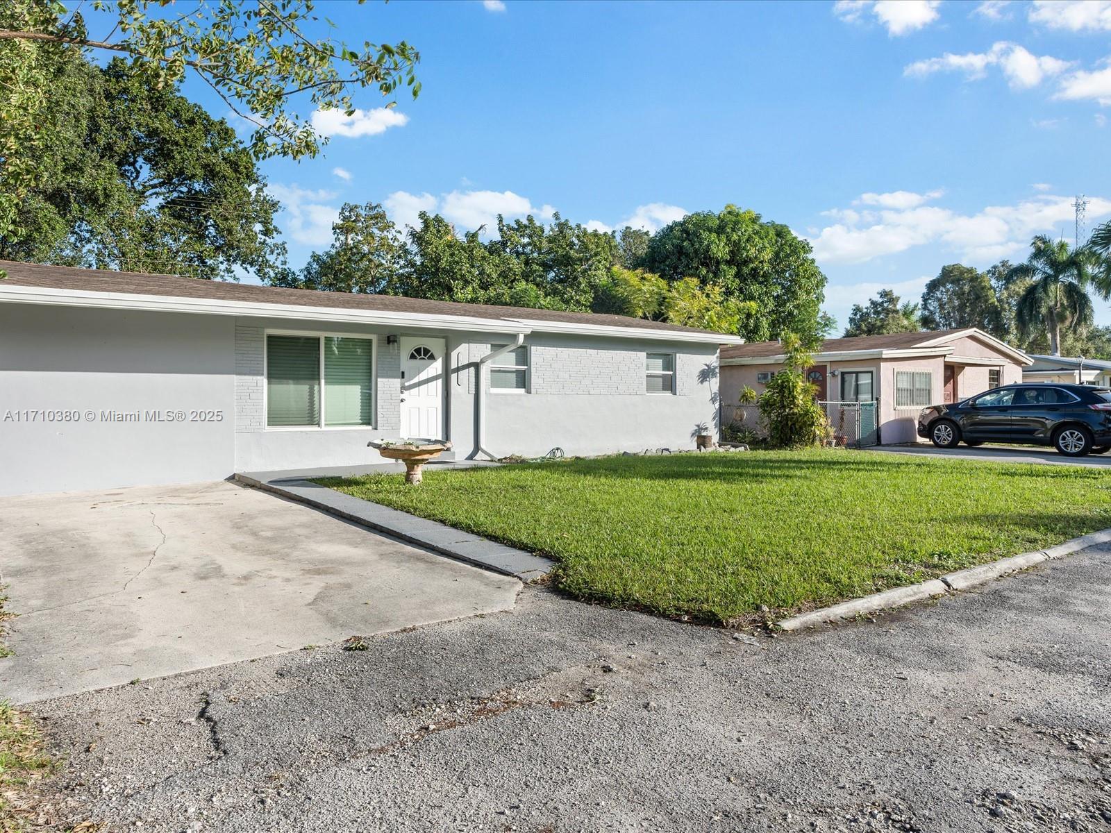 4255 SW 50th St