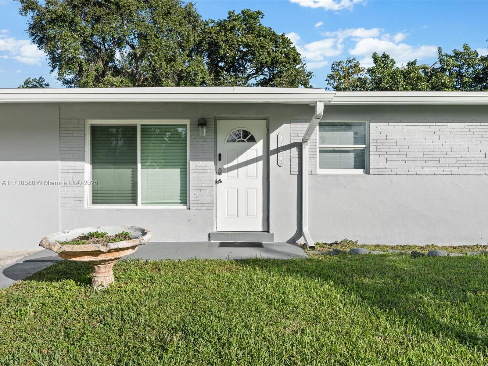 4255 SW 50th St