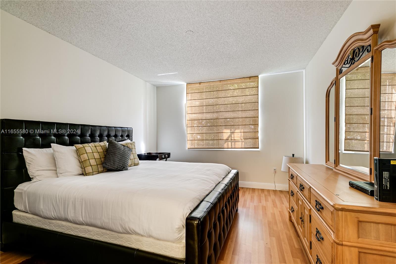 THE YACHT CLUB AT AVENTUR - Residential Lease