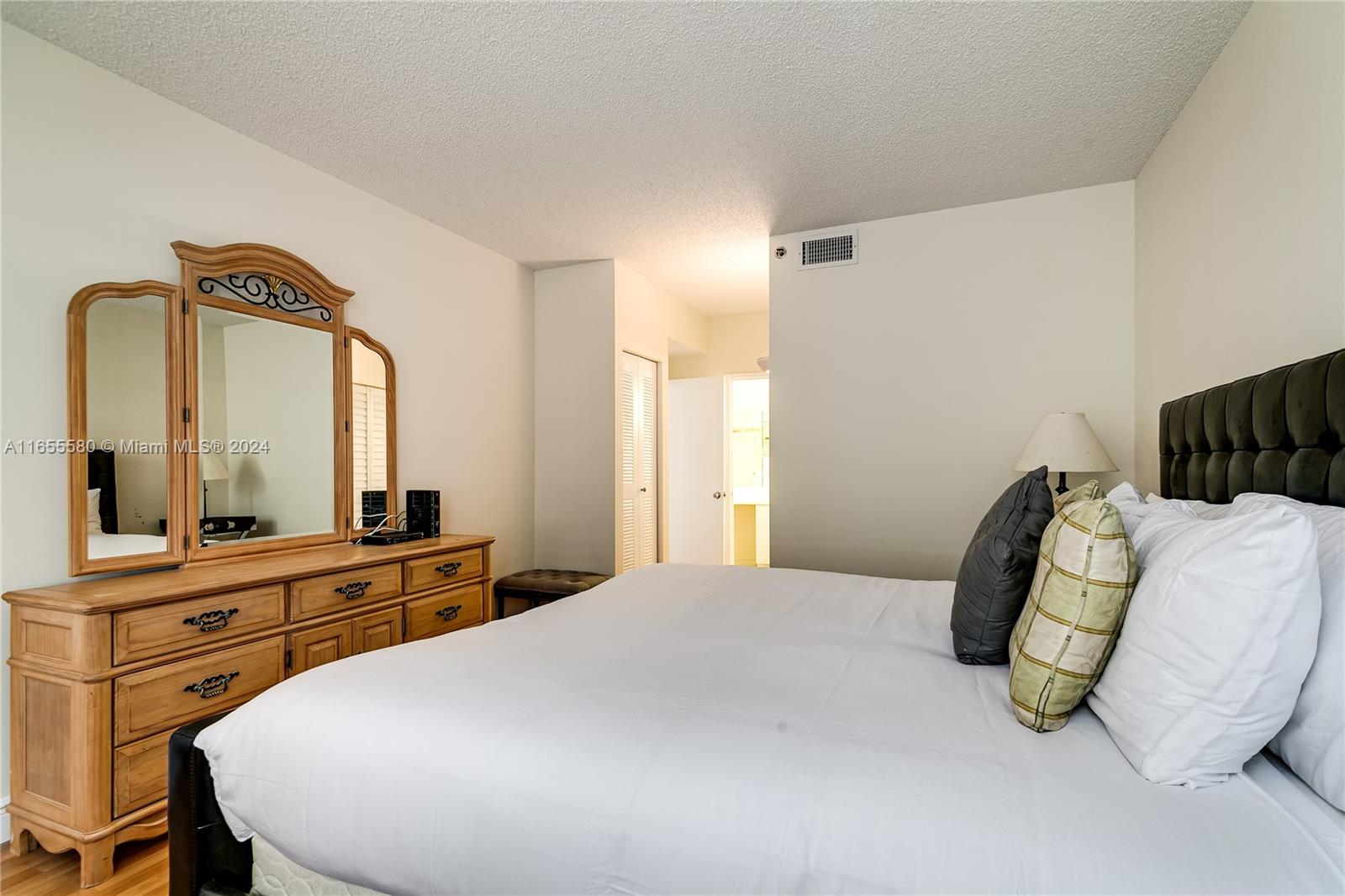 THE YACHT CLUB AT AVENTUR - Residential Lease