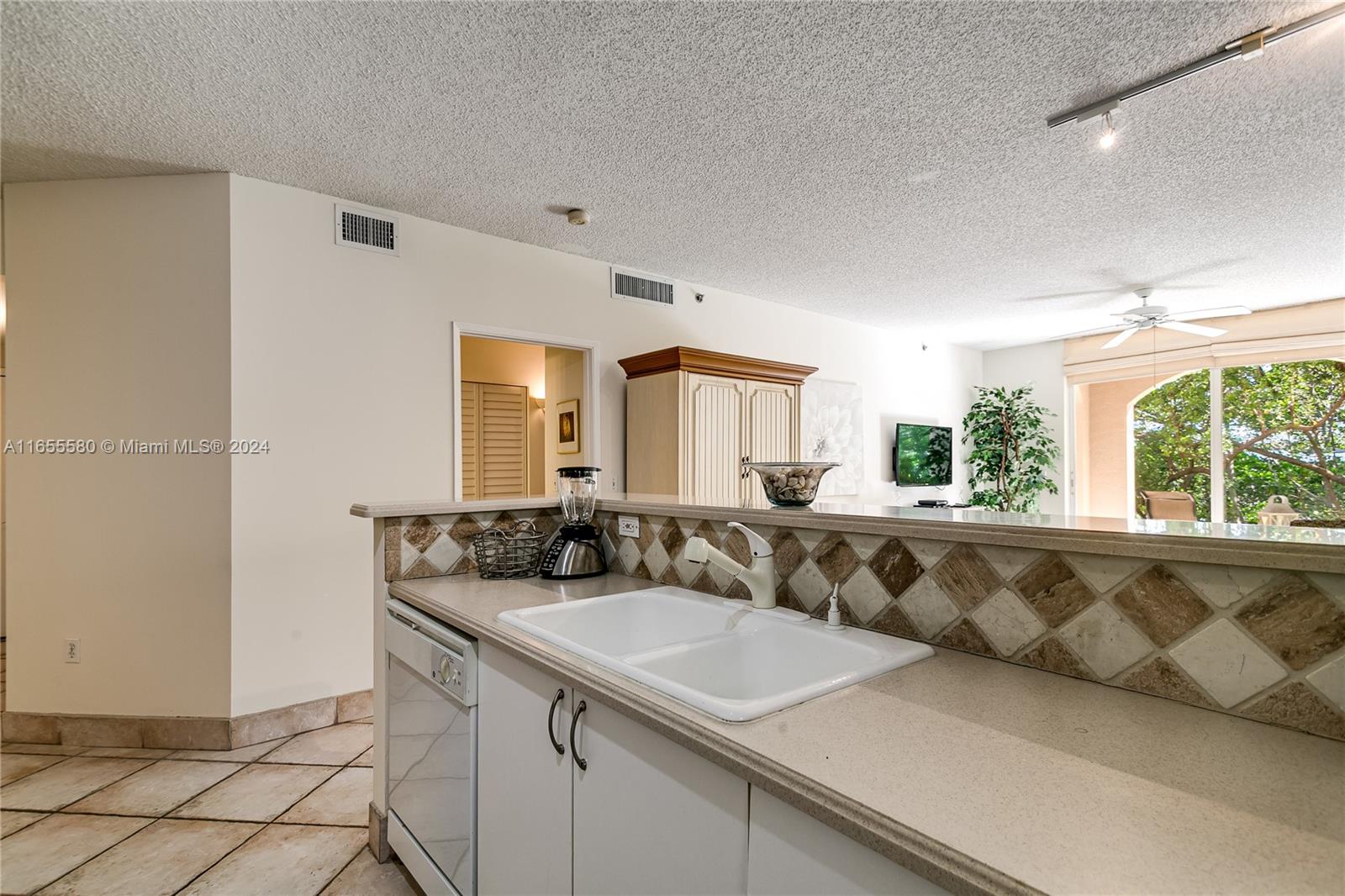 THE YACHT CLUB AT AVENTUR - Residential Lease