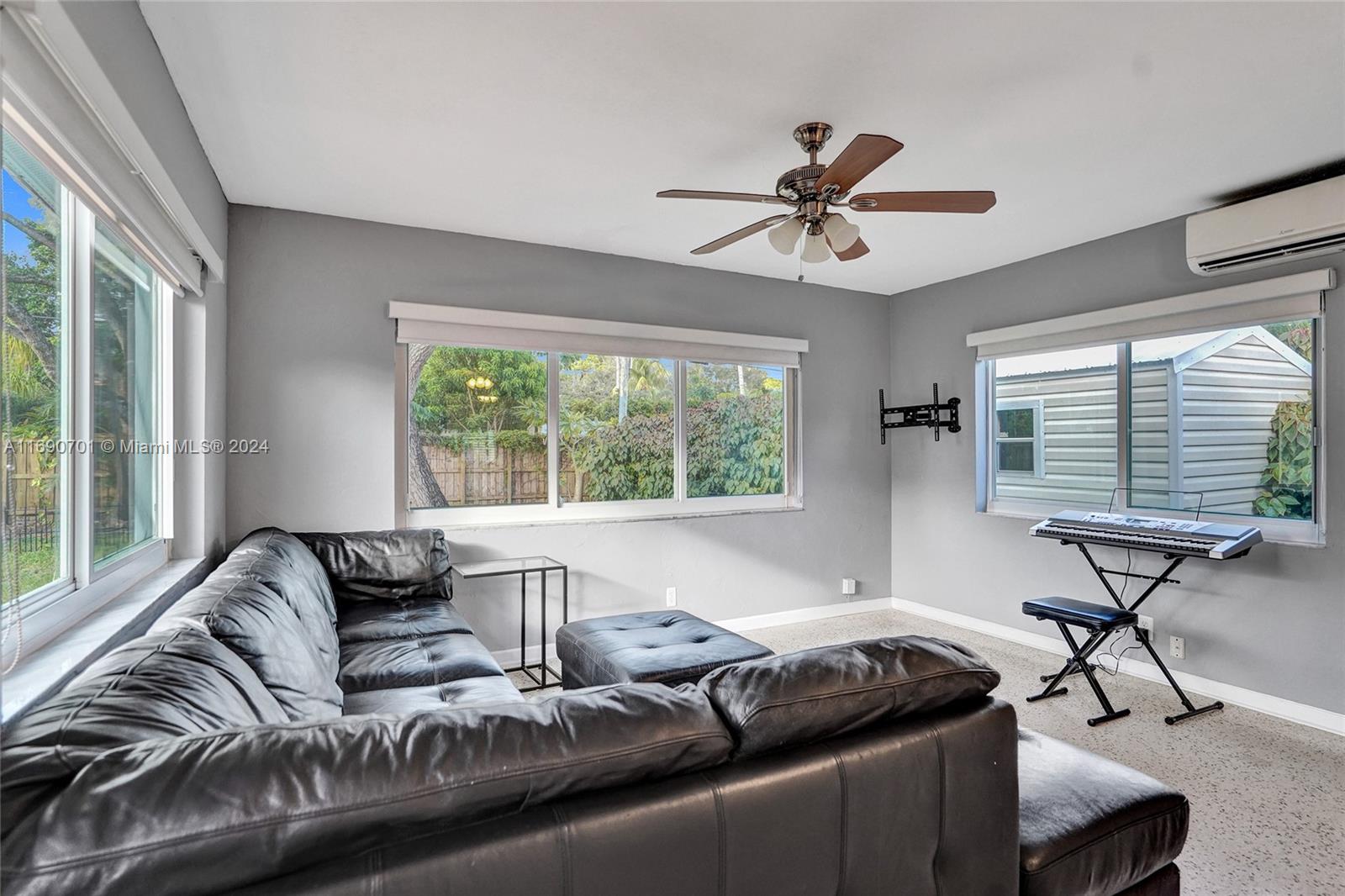 MUNNELLY MANOR - Residential