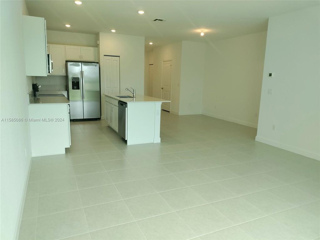 Photo of 652 SE Lake Falls St, Port Saint Lucie, FL 34984 (MLS # A11585086)