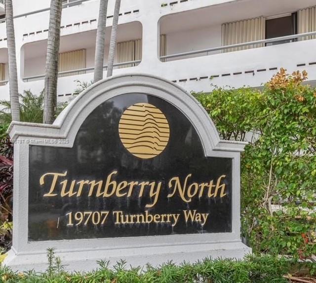 WATER,WATER,WATER!!!!LIVE IN THIS OPEN CONCEPT IN THIS HIGH FLOOR,TOTALLY REMODELED TURNKEY.GORGEOUS OPEN KITCHEN,BEAUTIFUL FLOORING,RENOVATED BATHROOMS,MODERN LIGHTING ALL NATURAL,WASHER AND DRYER,WINDOWS FROM FLOOR TO CEILING AND MORE.AMAZING BREATHTAKING VIEW TO THE OCEAN AND INTERCOSTAL,AS TO THE MILLION DOLLAR HOUSES IN GOLDEN BEACH.TURNBERRY ISLE NORTH,IS A LUXURY BUILDING IN A SECURE,CHARMING,CUL DE SAC,SURROUNDED BY THE INTRACOSTAL AND THE MARINA.BUILDING INCLUDES RENOVATED GYM,FULL SERVICE RESTAURANT,POOL DECK WITH BAY VIEW,24/7 SECURITY AND COMPLIMENTARY VALET.PRIME LOCATION NEAR AVENTURA MALL AND EASY ACCESS TO THE HIGHWAY,BEST RESTAURANTS AND SCHOOLS.PLEASE NOTE THIS IS A SEASONAL RENT AVAILABLE FROM MAY TILL NOVEMBER,MINIMUM 4 MONTHS FOR RENT.