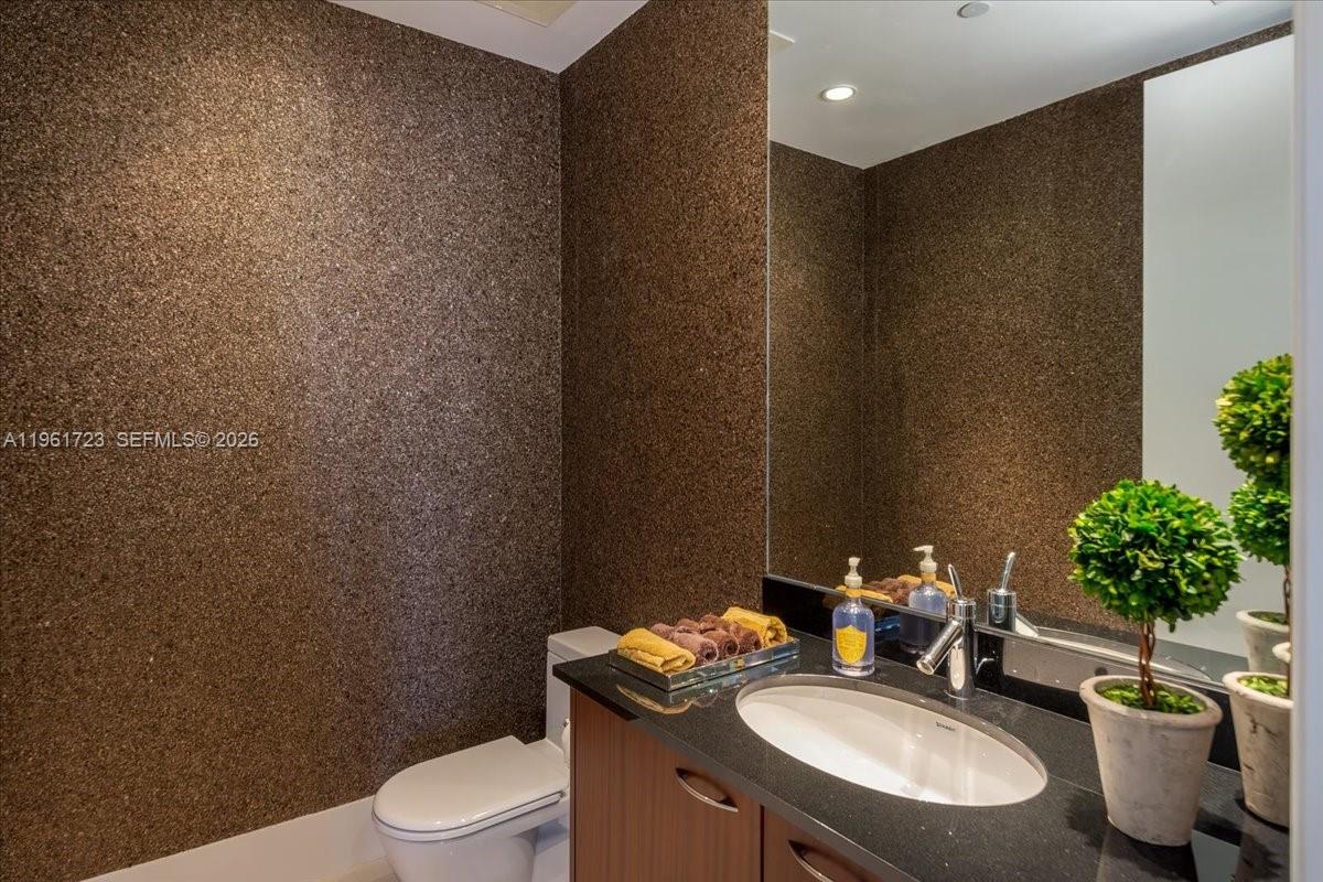 TDR TOWER III CONDO - Residential