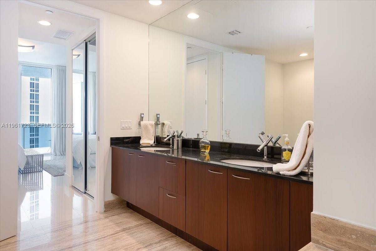 TDR TOWER III CONDO - Residential