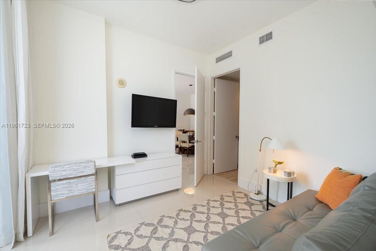 TDR TOWER III CONDO - Residential