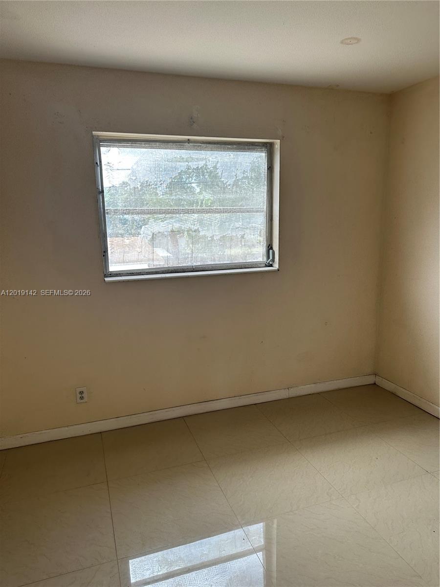 1050 E Sample Rd 208